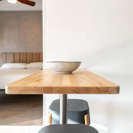 Cozy Ocean View Cala Crancs Flat Апартаменты